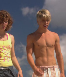 Hot Idols: Mitch Hewer 5df85df9d9df3.jpg