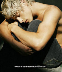 Hot Idols: Mitch Hewer 5df85e14a417e.jpg