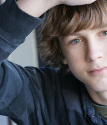Hot Idols: Logan Miller 5df8610cef118.jpg