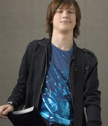 Hot Idols: Logan Miller 5df861912b615.jpg
