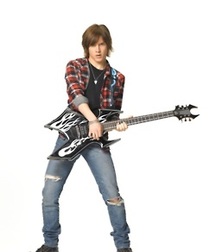 Hot Idols: Logan Miller 5df8619898869.jpg