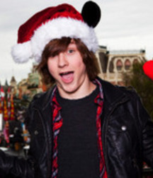Hot Idols: Logan Miller 5df861a7726cc.jpg