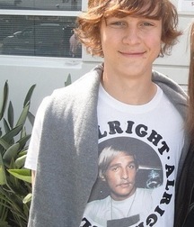 Hot Idols: Logan Miller 5df861ac1f524.jpg