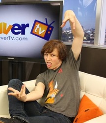 Hot Idols: Logan Miller 5df861ae98f86.jpg