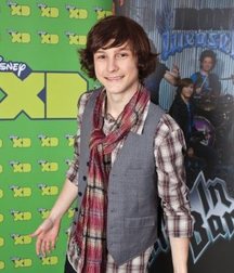 Hot Idols: Logan Miller 5df861c39baf4.jpg