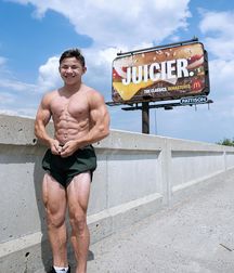 Hot Idols: Tristyn Lee 5dfd6ef3187f1.jpg