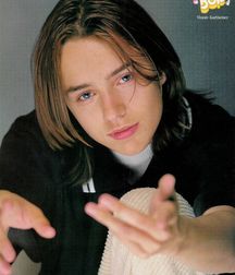 Hot Idols: Vincent Kartheiser 5e010e54bf434.jpg