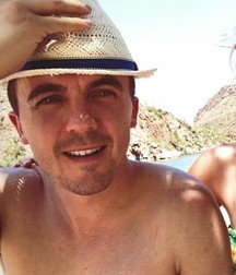 Hot Idols: Frankie Muniz 5e0118e08a227.jpg