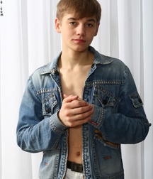 Hot Idols: Aaron Cute 5e029d61de9a4.jpg