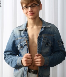 Hot Idols: Aaron Cute 5e029d68600a2.jpg