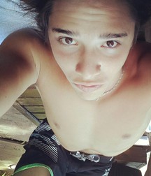 Hot Idols: Julián Serrano 5e02dbce6e7dd.jpg