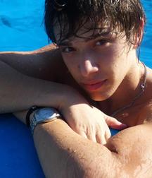Hot Idols: Julián Serrano