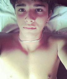 Hot Idols: Julián Serrano 5e02dbd7e1f24.jpg