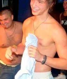 Hot Idols: Julián Serrano 5e02dbe9206c0.jpg