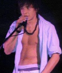 Hot Idols: Julián Serrano 5e02dbec31934.jpg