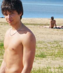 Hot Idols: Julián Serrano 5e02dbef9601b.jpg
