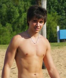 Hot Idols: Julián Serrano 5e02dbfbd604b.jpg
