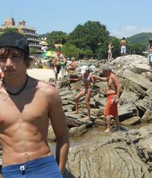Hot Idols: Julián Serrano 5e02dc02c60f4.jpg