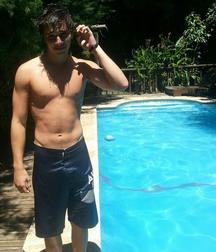 Hot Idols: Julián Serrano 5e02dc16f1d4a.jpg