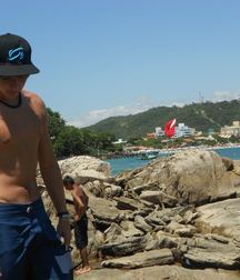 Hot Idols: Julián Serrano 5e02dc2f12676.jpg