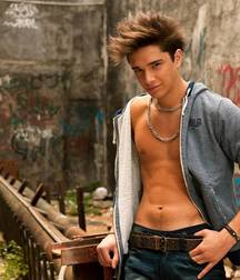 Hot Idols: Julián Serrano 5e02dc4ab32ee.jpg