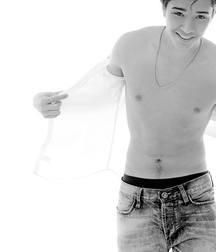 Hot Idols: Julián Serrano 5e02dc4f5a83d.jpg