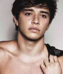 Hot Idols: Julián Serrano 5e02dc8bebeb8.jpg