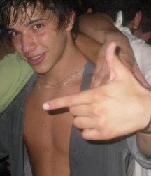 Hot Idols: Julián Serrano 5e02dc906f2cb.jpg