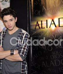 Hot Idols: Julián Serrano 5e02dc9c683c7.jpg