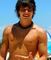 Hot Idols: Julián Serrano 5e02dc9f9c3c0.jpg