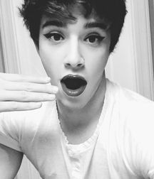 Hot Idols: Julián Serrano 5e02dca68a7e6.jpg