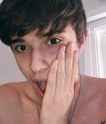 Hot Idols: Julián Serrano 5e02dcb14a973.jpg