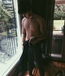 Hot Idols: Julián Serrano 5e02dcb456e8e.jpg