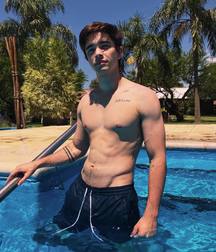 Hot Idols: Julián Serrano 5e02dcd6d9ad2.jpg