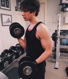 Hot Idols: Julián Serrano 5e02df51bfabe.jpg