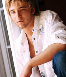 Hot Idols: Michael Welch 5e063c9fdbdf5.jpg