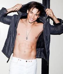 Hot Idols: Andrew M. Gray 5e07d92fc43c5.jpg