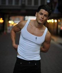 Hot Idols: Andrew M. Gray 5e07d948bad17.jpg
