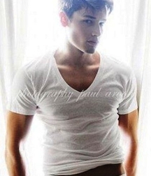 Hot Idols: Andrew M. Gray 5e07d966dafc1.jpg