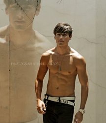 Hot Idols: Andrew M. Gray 5e07d9938d5a2.jpg