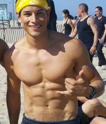 Hot Idols: Andrew M. Gray 5e07d99810169.jpg