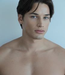 Hot Idols: Andrew M. Gray 5e07d999d275b.jpg
