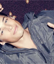 Hot Idols: Andrew M. Gray 5e07d9a6d870f.jpg