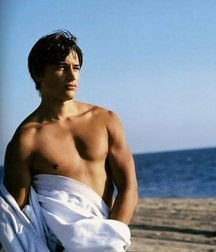Hot Idols: Andrew M. Gray 5e07da0743d03.jpg