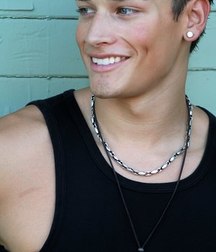Hot Idols: Andrew M. Gray 5e07da08f156e.jpg