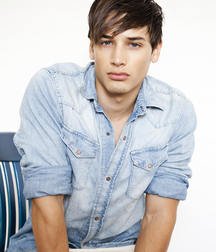 Hot Idols: Andrew M. Gray 5e07da2a26d3c.jpg