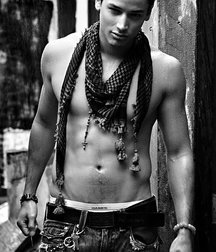 Hot Idols: Andrew M. Gray 5e07da3de00ec.jpg