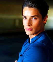 Hot Idols: Andrew M. Gray 5e07da4be537b.jpg