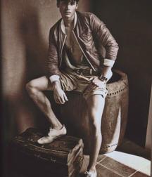 Hot Idols: Andrew M. Gray 5e07da795f9a0.jpg
