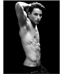 Hot Idols: Andrew M. Gray 5e07da9cbc24b.jpg